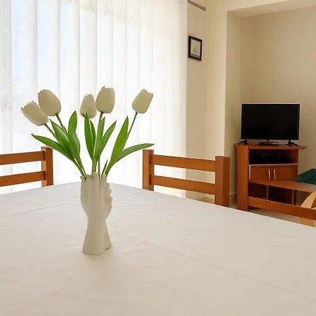 Joel Seascape Apartment